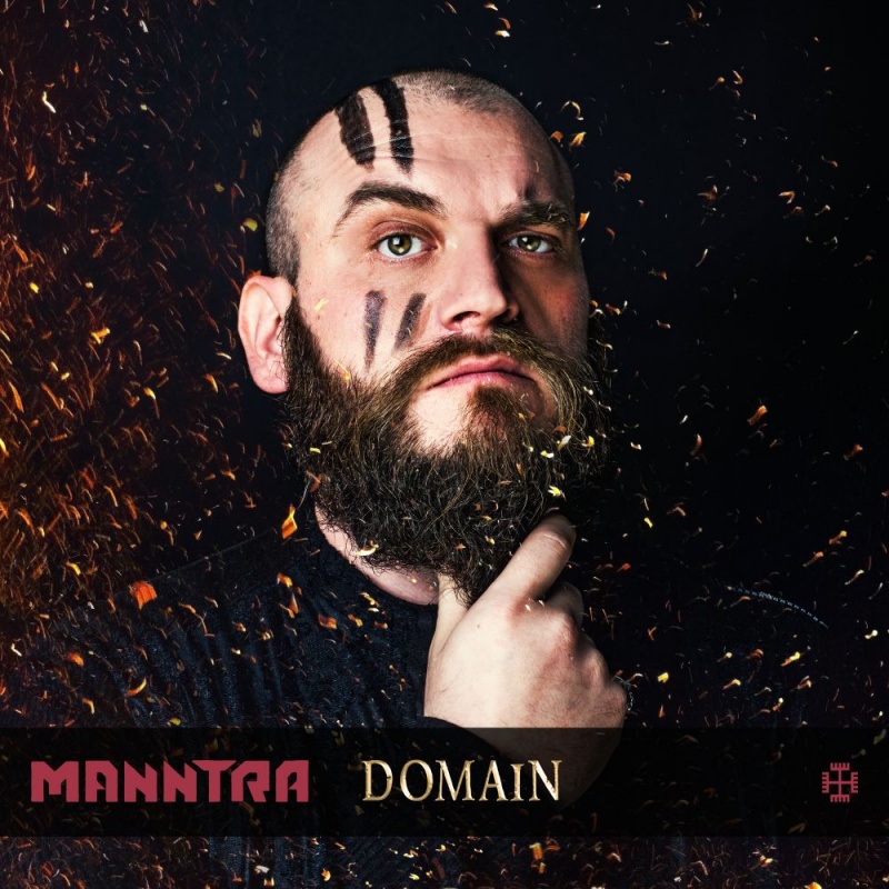 Pred vratima je novi Manntrin album, a zadnji singl koji ga najavljuje je „Domain“