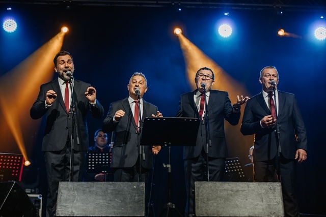 Kvartet Gubec predstavlja popevku „Drveni“! Zaboravljena zagorska pjesma dobila je novo, veselo ruho!