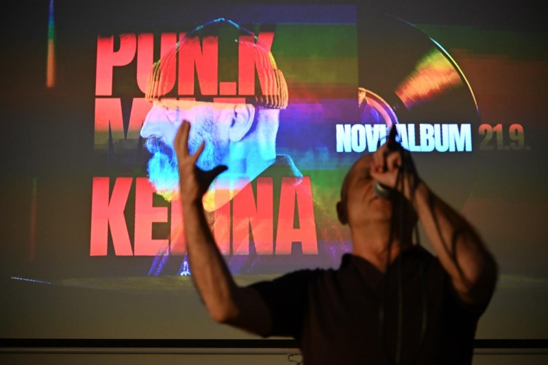 „PUN.K Mile Kekina“: 14 pjesama, 44 minute i album koji odbija stati u jednu ladicu