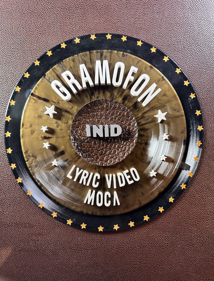 „Gramofon“ je novi singl sarajevskog dvojca iNiD!