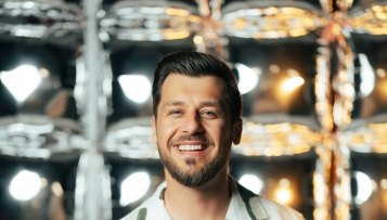ALEN ĐURAS PREDSTAVLJA NOVI SINGL „TEBI PRIPADAM“!
