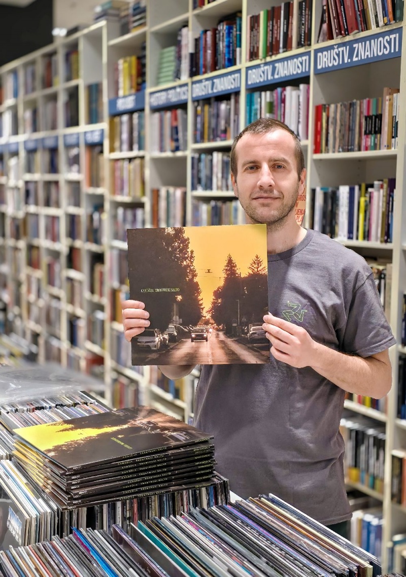 KANDŽIJA : Porinom nagrađen album „Trostruki salto“ od danas u prodaji!