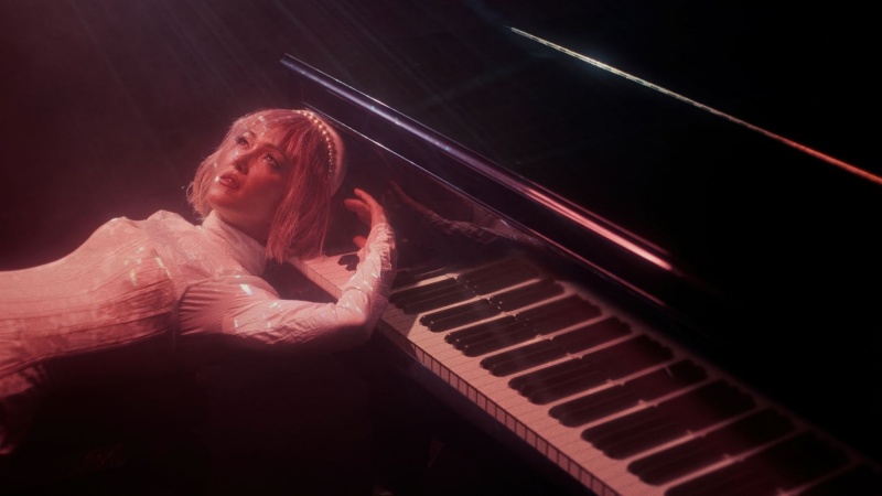 Ivana Kindl predstavlja spot za pjesmu "Nestajemo"